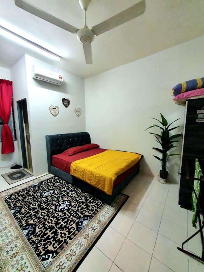 Lh Alisha Homestay Wangsa Mewangi Gua Musang Zewnętrze zdjęcie